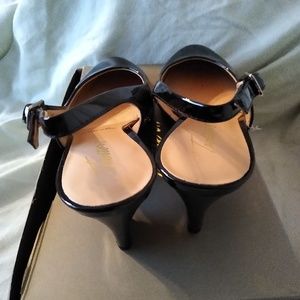 Trotters Signature Pella Black Parent 7 1/2